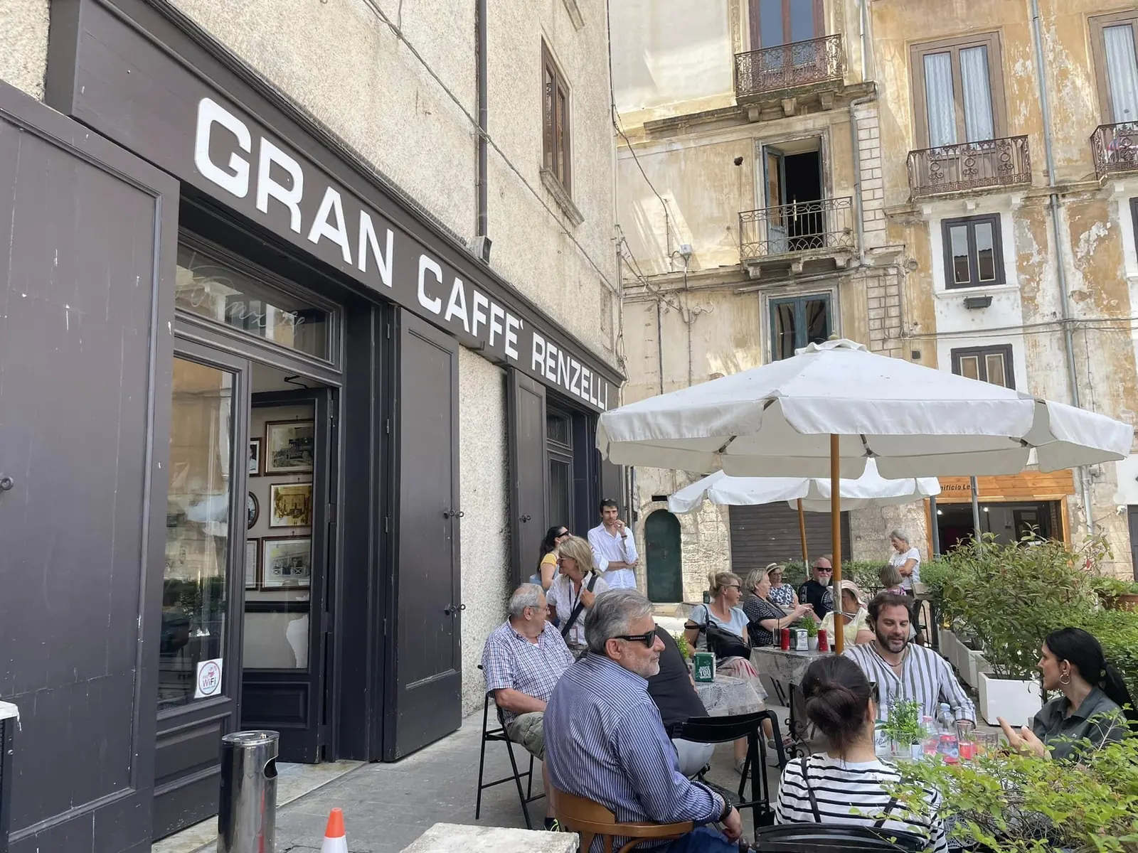 Photo: Gran Caffè Renzelli, Corso Telesio 46