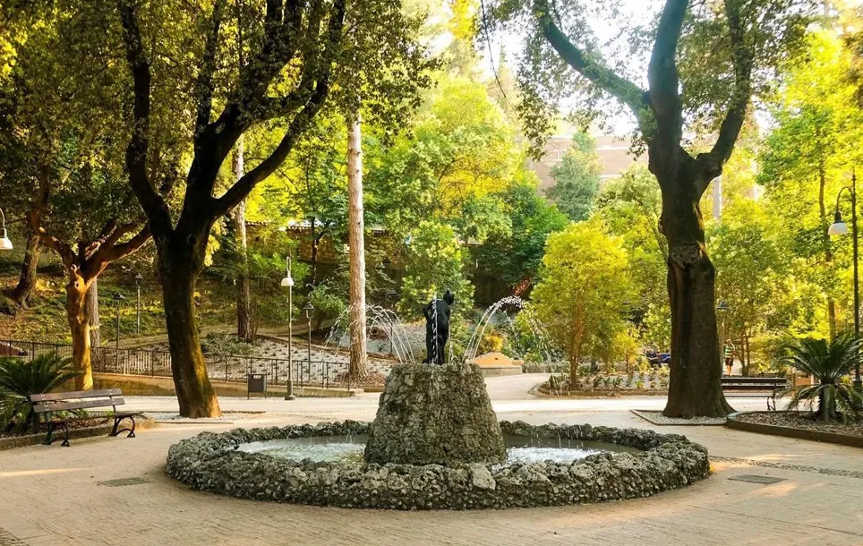 Foto: Villa Vecchia, Accanto a Piazza XV Marzo